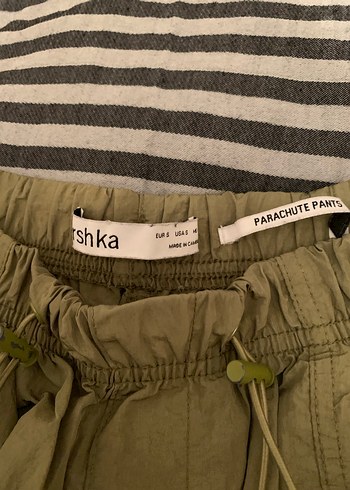 s Beden Bershka Kadın Haki Rahat Kesim Paraşüt Pantolon