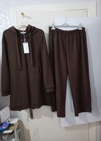 Kahverengi Kapüşonlu Takım - Görsel 2