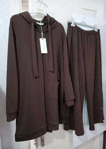 Kahverengi Kapüşonlu Takım - Görsel 3