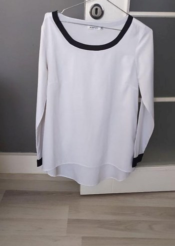 Siyah Yakalı Beyaz şifon bluz - Görsel 2