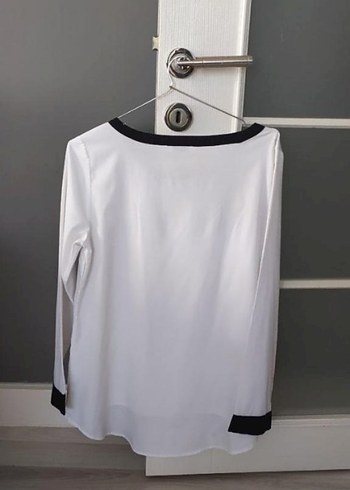 Siyah Yakalı Beyaz şifon bluz - Görsel 3