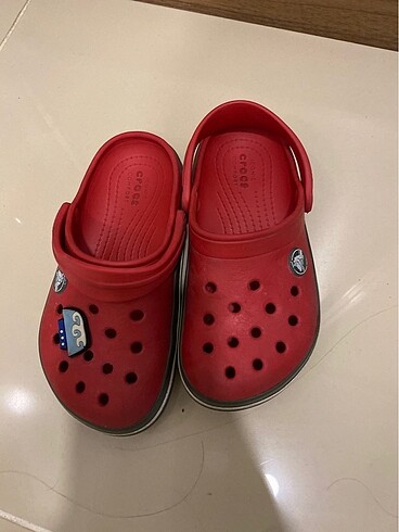 Crocs kırmızı terlik