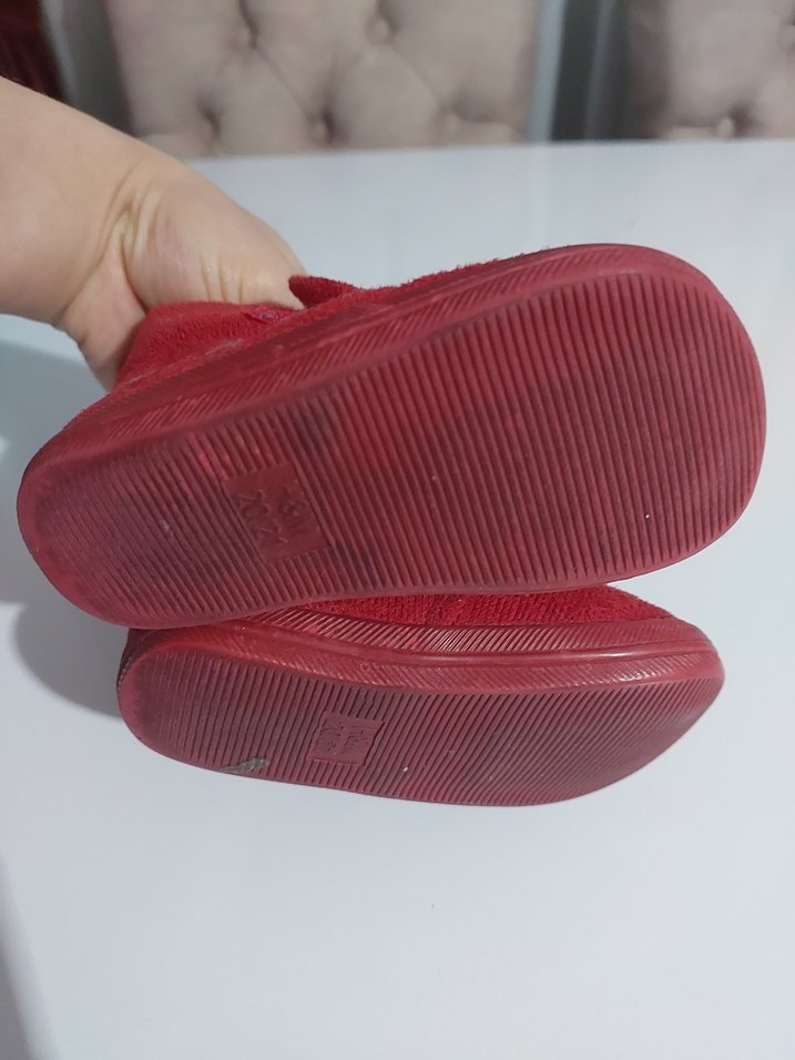 Kırmızı kız Bebek Cırt Cırtlı Bot - Görsel 3