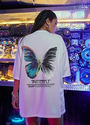Kadın Oversize Butterfly Baskılı Beyaz T-shirt