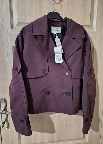 Siyah düğme detaylı mürdüm kısa trençkot - Görsel 7