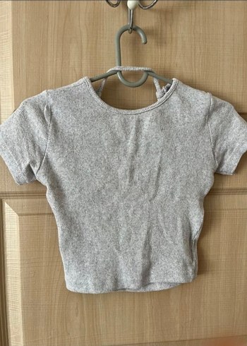 Sırt dekolteli gri melanj örme crop tişört - Görsel 5