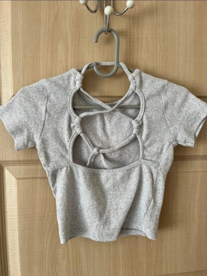 Sırt dekolteli gri melanj örme crop tişört - Görsel 4