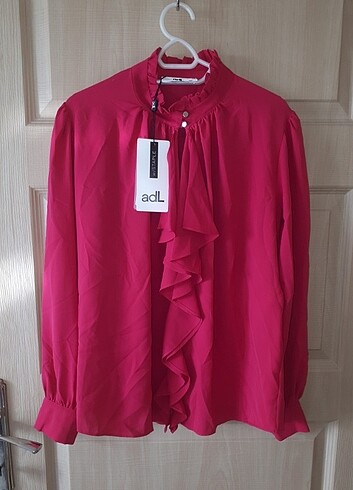 Adil Işık yakası volanlı uzun kollu gömlek - Görsel 4