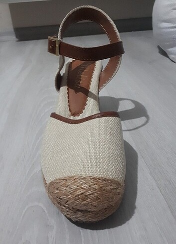 38 Beden Bayan dolgu topuklu sandalet espadril