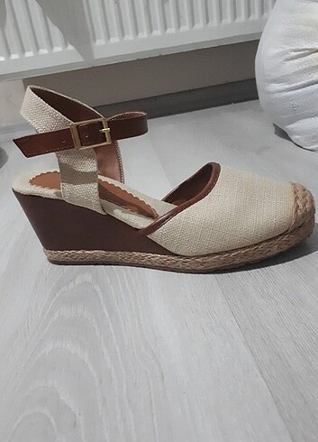 Bayan dolgu topuklu sandalet espadril