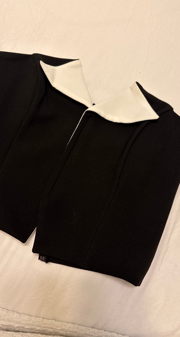 Kız Çocuk Siyah Yüksek Yakalı Bolero - Görsel 2