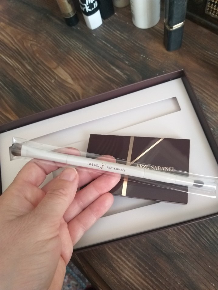 Pastel Arzu Sabancı far + fırça set - Görsel 3