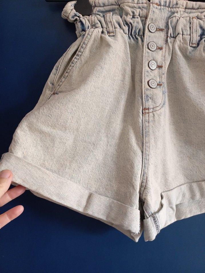 Düğmeli Mini Denim Şort - Görsel 2