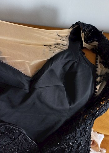 Siyah Dantel Uzun V Yaka Gotik Abiye - Görsel 11