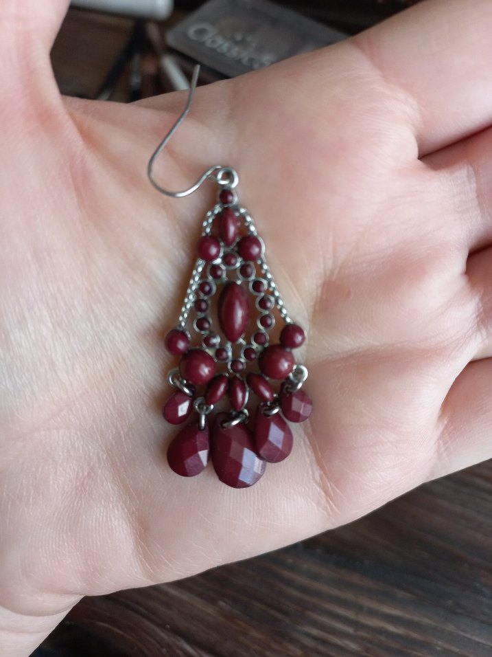 Bordo sallantılı bohem küpe - Görsel 3