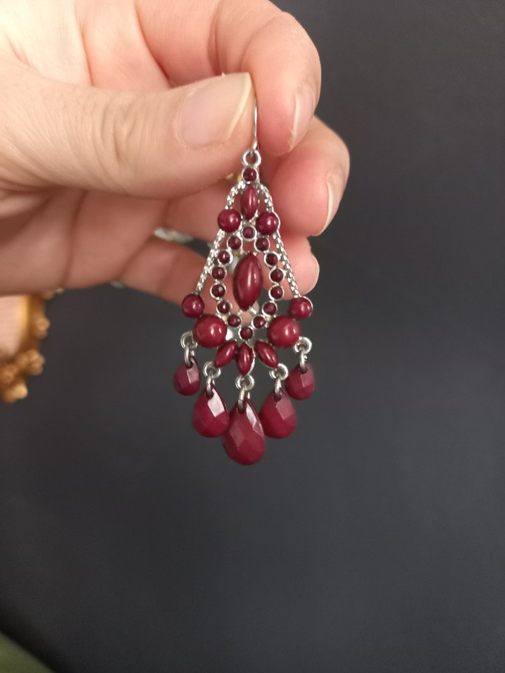 Bordo sallantılı bohem küpe - Görsel 2