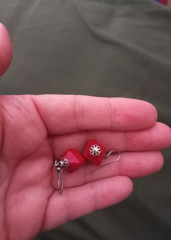 Kırmızı Boncuklu  Küpe - Görsel 4