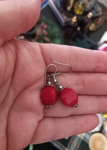 Kırmızı Boncuklu  Küpe - Görsel 3