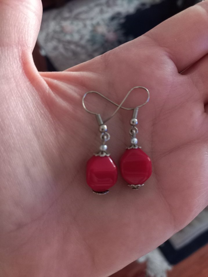 Kırmızı Boncuklu  Küpe - Görsel 2