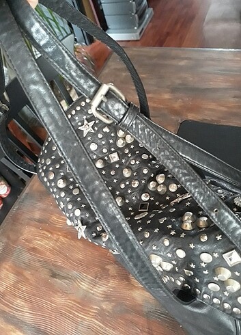 Zımba detaylı deri çanta - Görsel 5