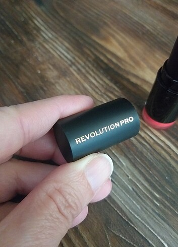 Beden Ruj Revolution Pro Make me Crazy