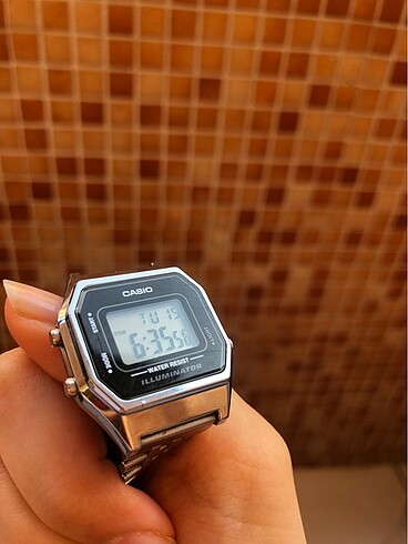  Beden Casio LA680WA-1DF Kol Saati
