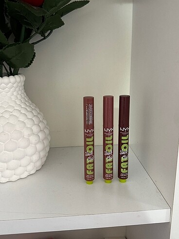 Nyx fat oil slick click parlatıcı