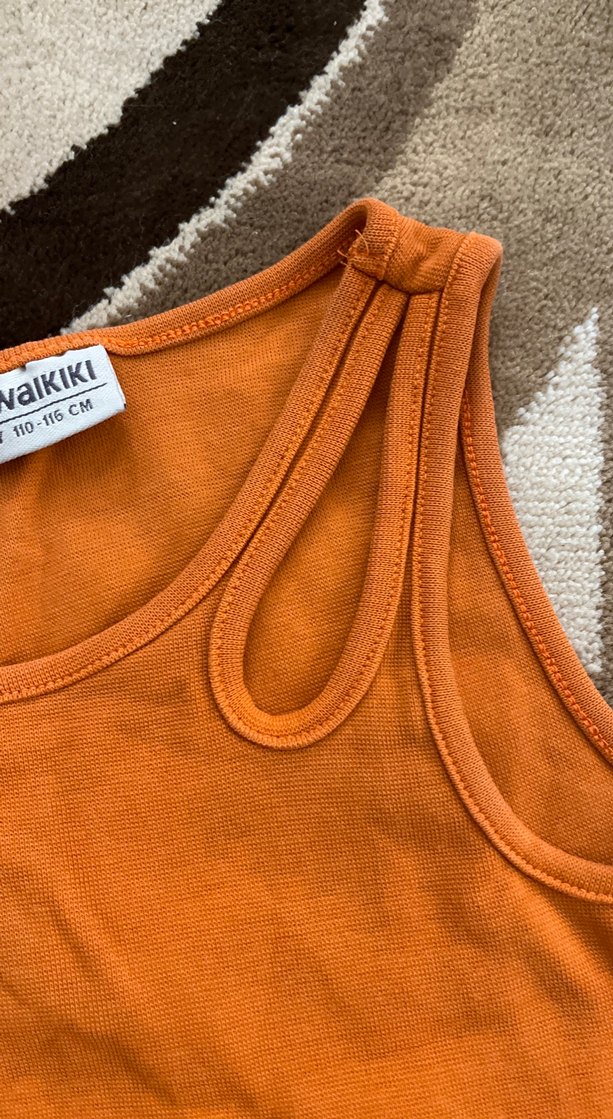 Parlak Turuncu Çocuk Atlet - Görsel 2