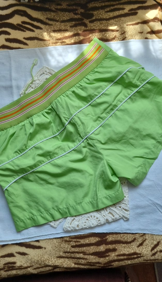 Yeşil Mini Kadın Şort, Gevşek Kesim, Fermuarlı - Görsel 2