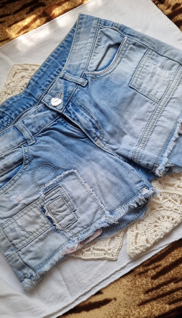 Düğmeli Mavi Bağlama Desenli Kadın Kot Şort - Görsel 2