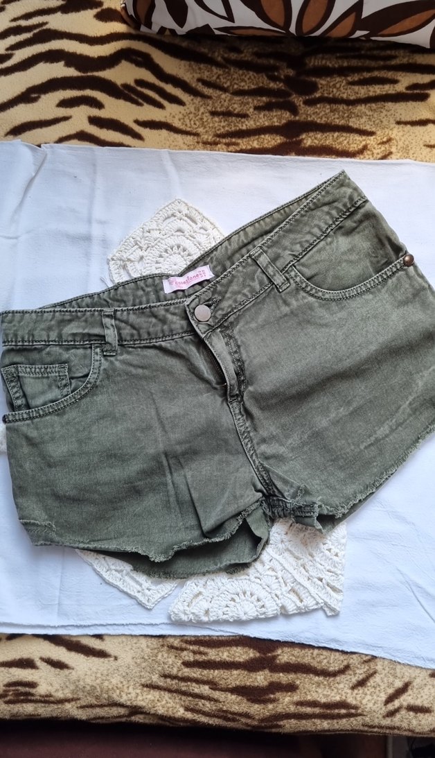 Düğmeli Yeşil Mini Denim Şort - Görsel 2