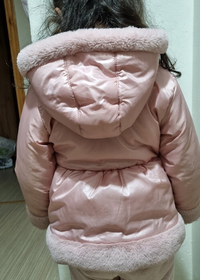 Muhteşem pembis kız 5 yaş mont. - Görsel 3