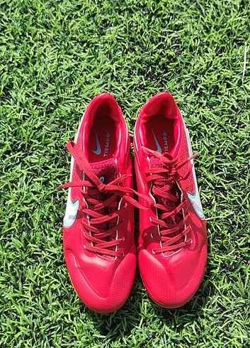 40 Beden kırmızı Renk 40 numara Nike Tiempo Krampon 