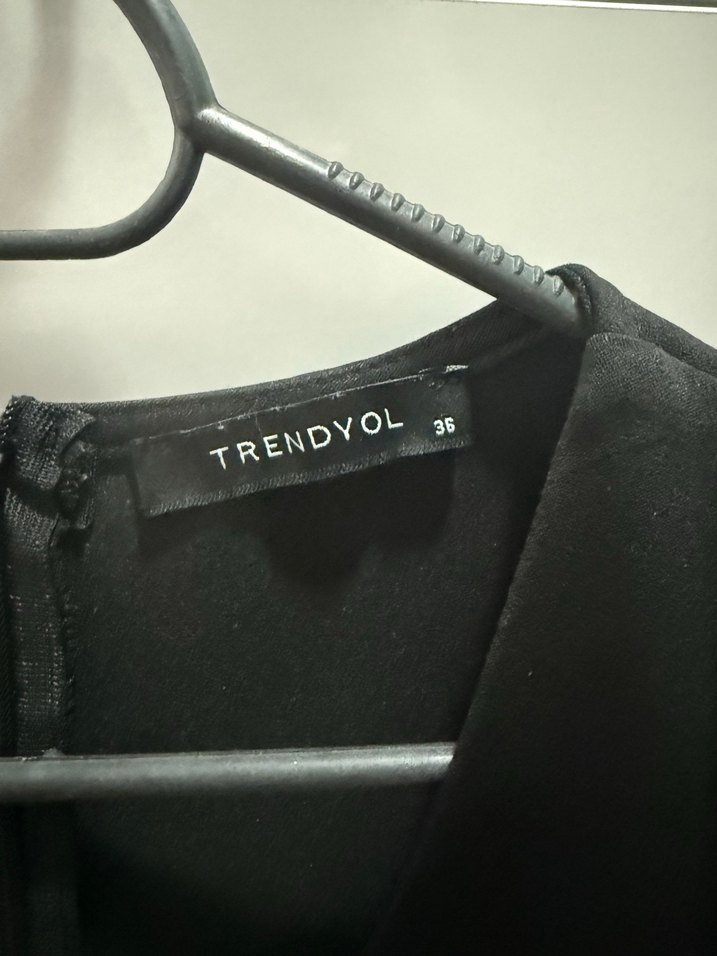 Uzun Kollu Siyah Midi V Yaka Elbise - Görsel 3