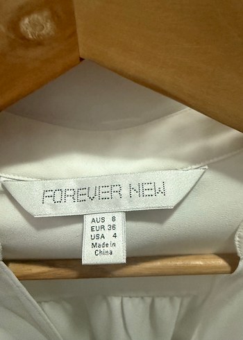 Beyaz V Yakalı Drapeli Kadın Bluz - Görsel 2