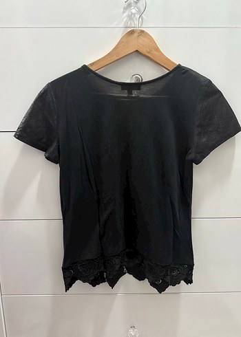 Siyah deri görünümlü Dantelli Kısa Kollu Bluz - Görsel 4