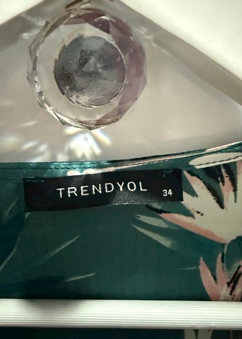 Uzun Yeşil Çiçek Desenli Bohem Kimono - Görsel 3