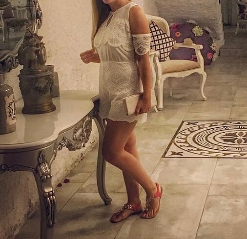 Beyaz kısa tulum
