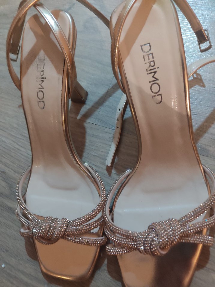 Altın Renkli Deri Stiletto Bağcıklı Kadın Ayakkabı - Görsel 2