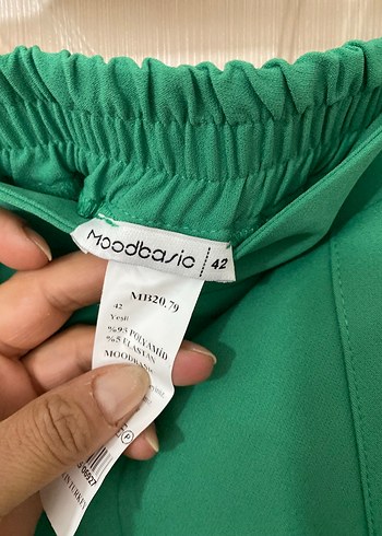 Kadın Yeşil Kemerli Kumaş Pantolon - Görsel 3