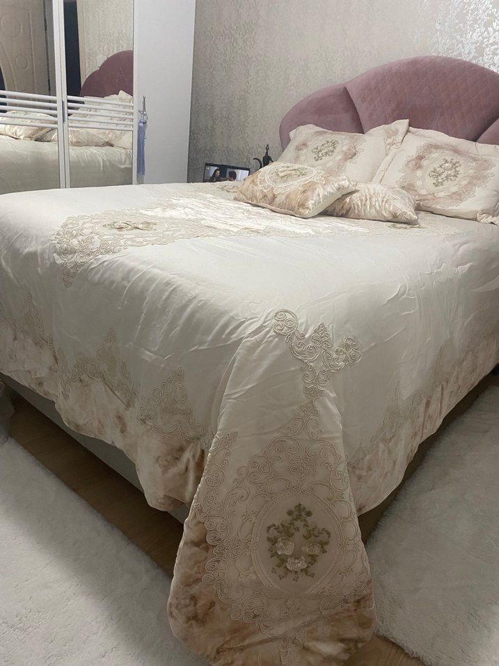 İşlemeli Beyaz Yatak Örtüsü - Görsel 5