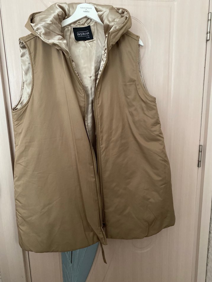 Bej Kapüşonlu Fermuarlı Kadın Yelek - Görsel 2