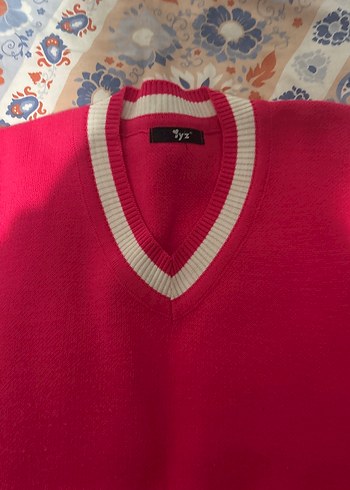 Kırmızı V Yaka Örgü Kadın Süveter - Görsel 2