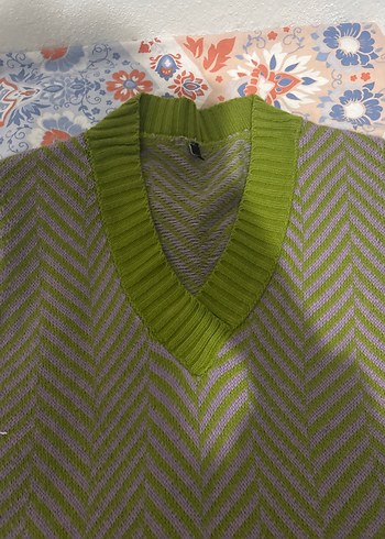 Gri-Yeşil V Yaka Örgü Süveter - Görsel 2