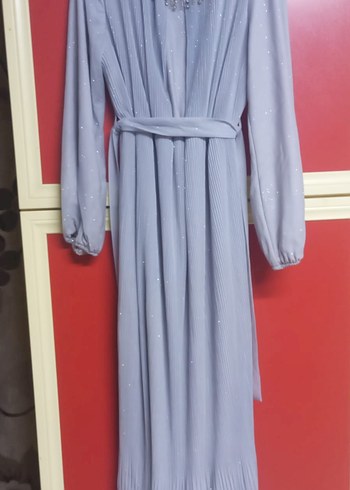 Gri Pileli Uzun Kollu Uzun Elbise - Görsel 2