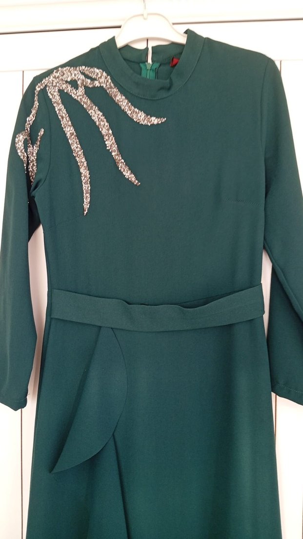 Drapeli Uzun Yeşil Kadın Elbise - Görsel 3