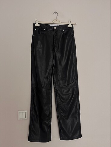 BERSHKA DERİ PANTOLON