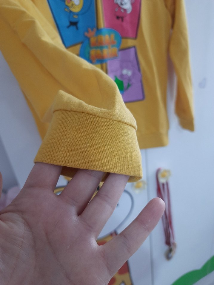 Sarı Uzun Kollu Kral Şakir Baskılı Sweatshirt - Görsel 5