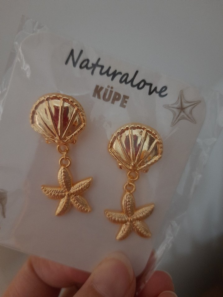 Deniz Yıldızı ve Kabuk Figürlü Altın Rengi Küpe - Görsel 4