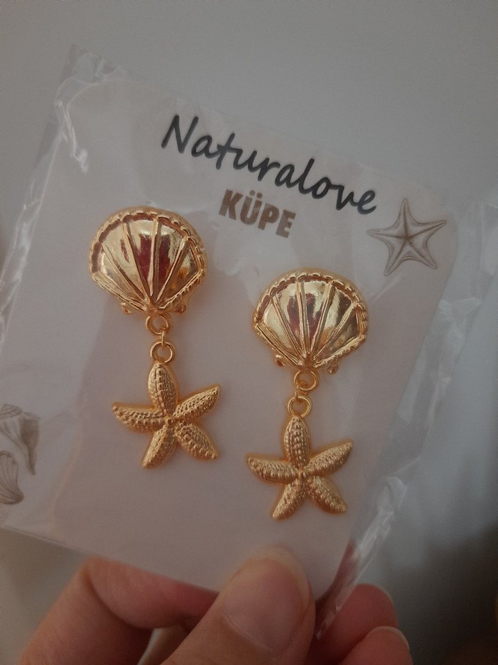 Deniz Yıldızı ve Kabuk Figürlü Altın Rengi Küpe - Görsel 3